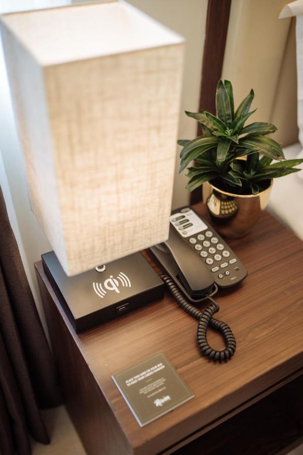 Rovira Suites Dumaguete City Buitenkant foto